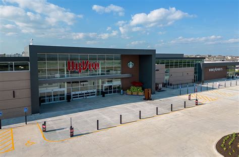 Hyvee gretna - On Tuesday, Hy-Vee opened a 135,000-square-foot store in Gretna, Nebraska, the grocer’s largest store to date. The location is accompanied by a 6,300-square-foot grocery delivery and pickup service called Aisles Online and a 4,250-square-foot Hy-Vee Fast & Fresh convenience store adjacent to the grocery store. The store offers …